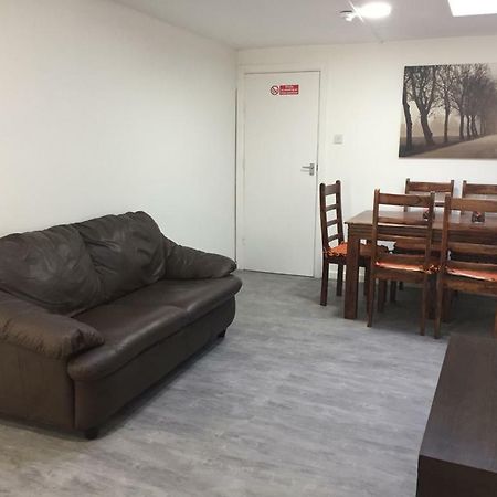 Sama'S Stylish Hotel Room 4 Manchester Bagian luar foto